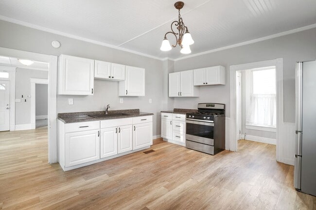 Photo - 4 BED/1 BATH IN NEWARK
