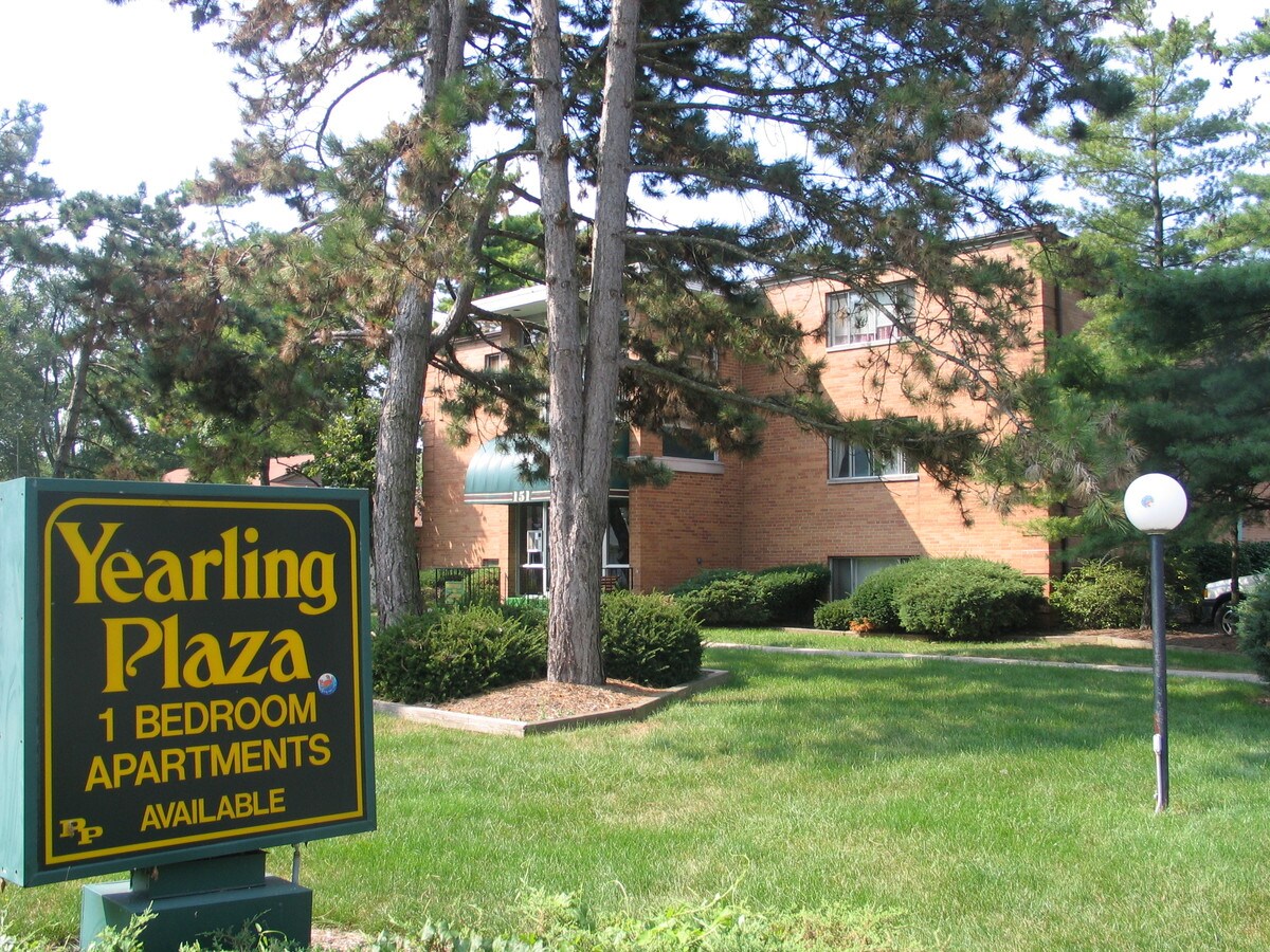 Yearling Plaza - Yearling Plaza