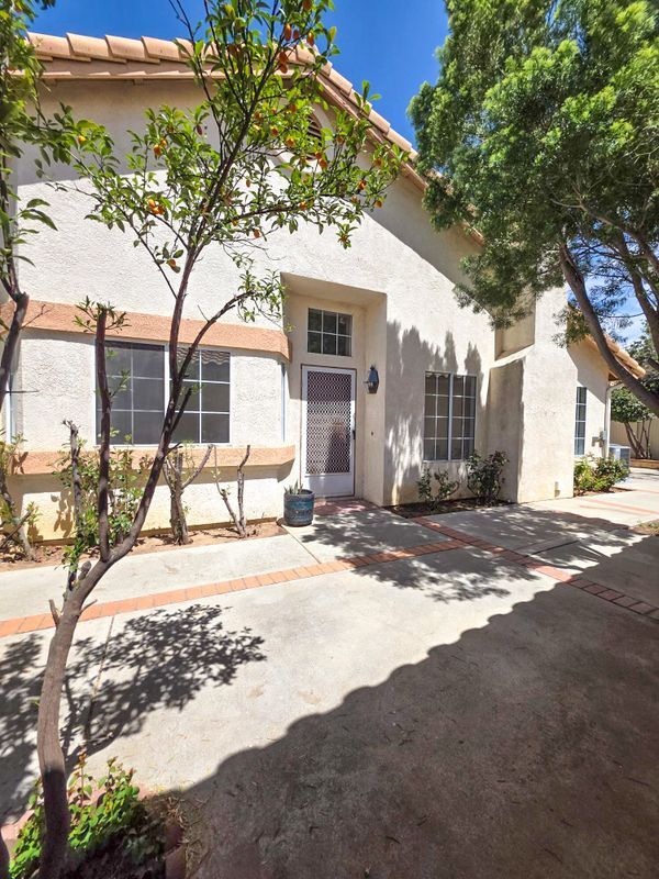 980 Oakland Hills Dr