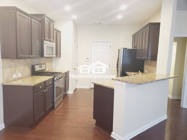 Photo - 1592 Richmond Dr