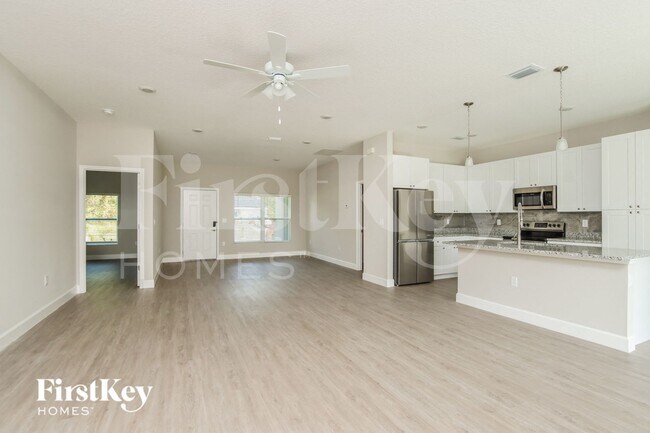 Photo - 664 Weaver Rd SW