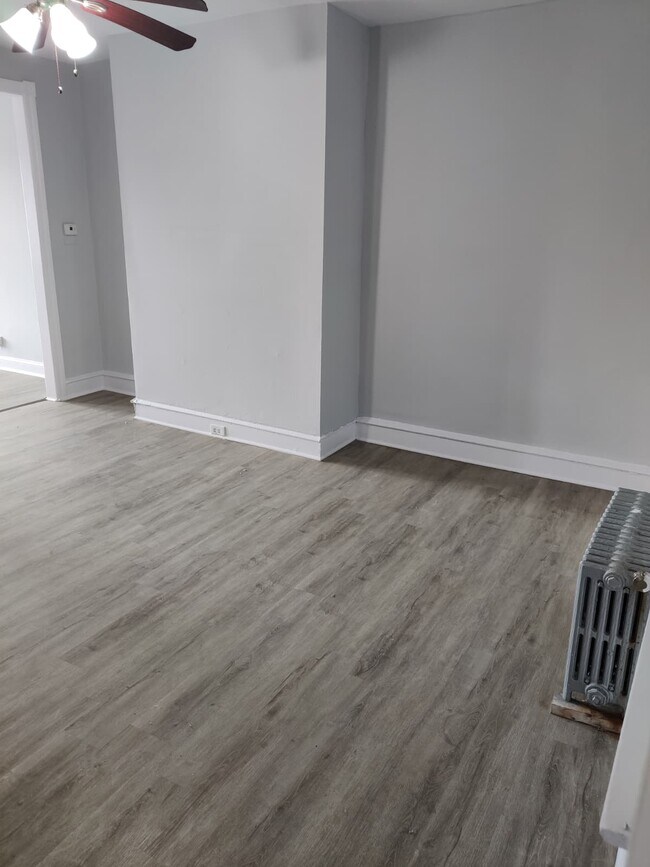 Photo - 532 E Mayland St