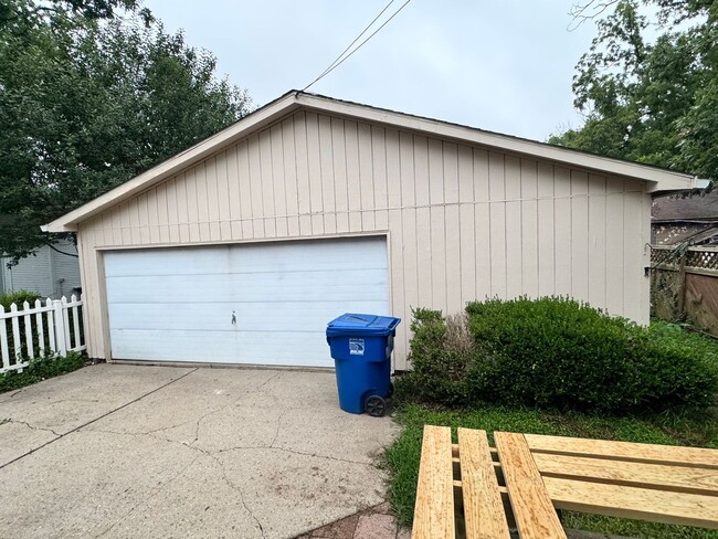 Photo - 1571 34th Ave