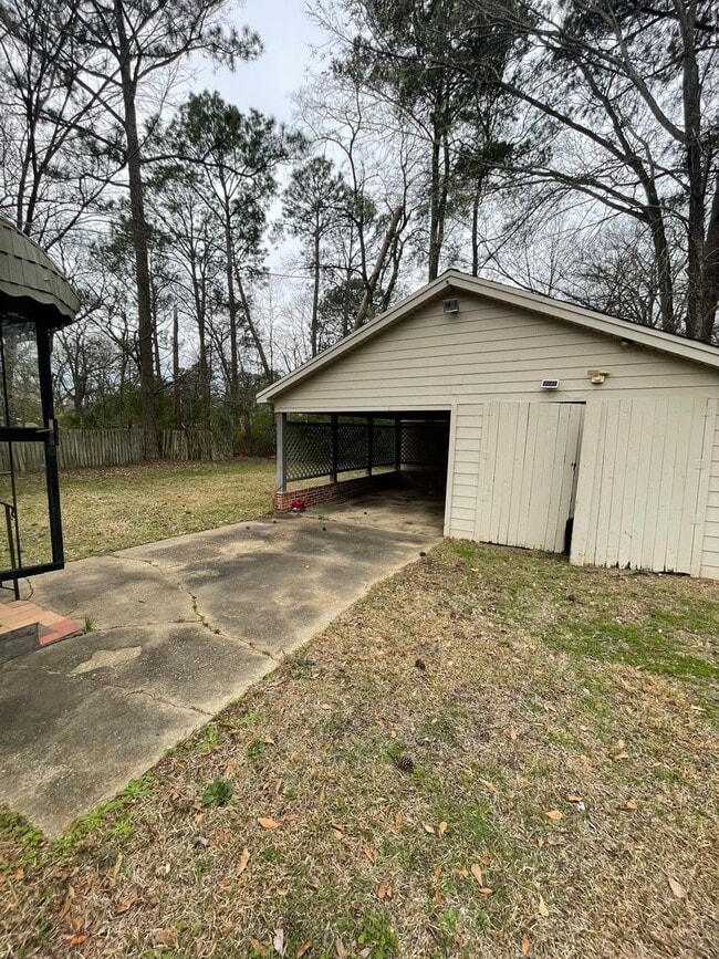 Photo - ** 3 Bed 1 Bath located in Cloverdale ** Call 334-366-9198 to schedule a self tour