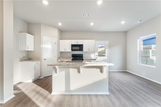 Building Photo - 6812 Memphis