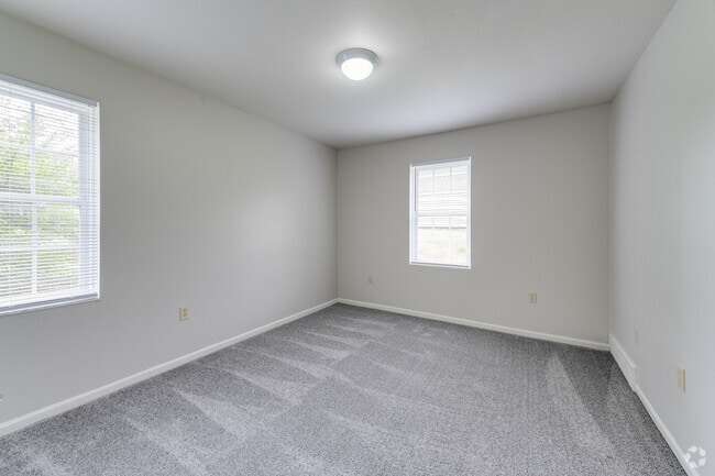 2 BR, 2 BA, 500 SF