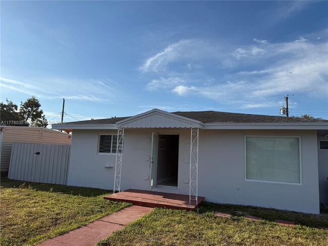 Building Photo - 6218 Rodman St Rental