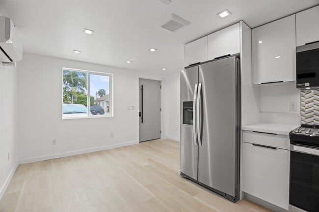 Photo - 2561 W Ave 30 Unit 11