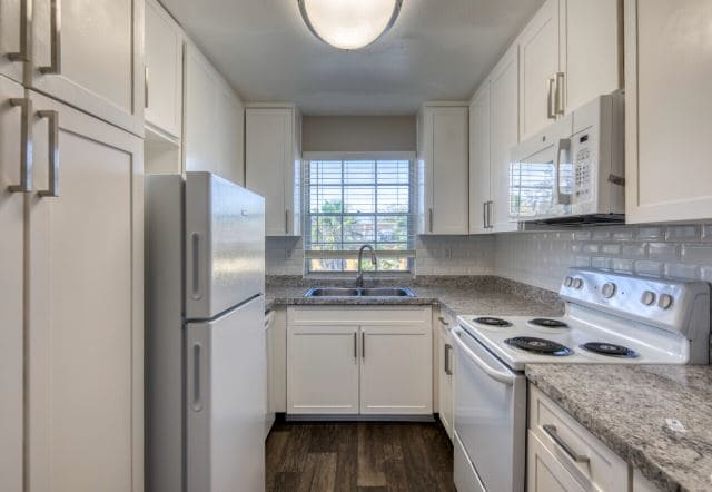 Photo - 10605 N 56th St
