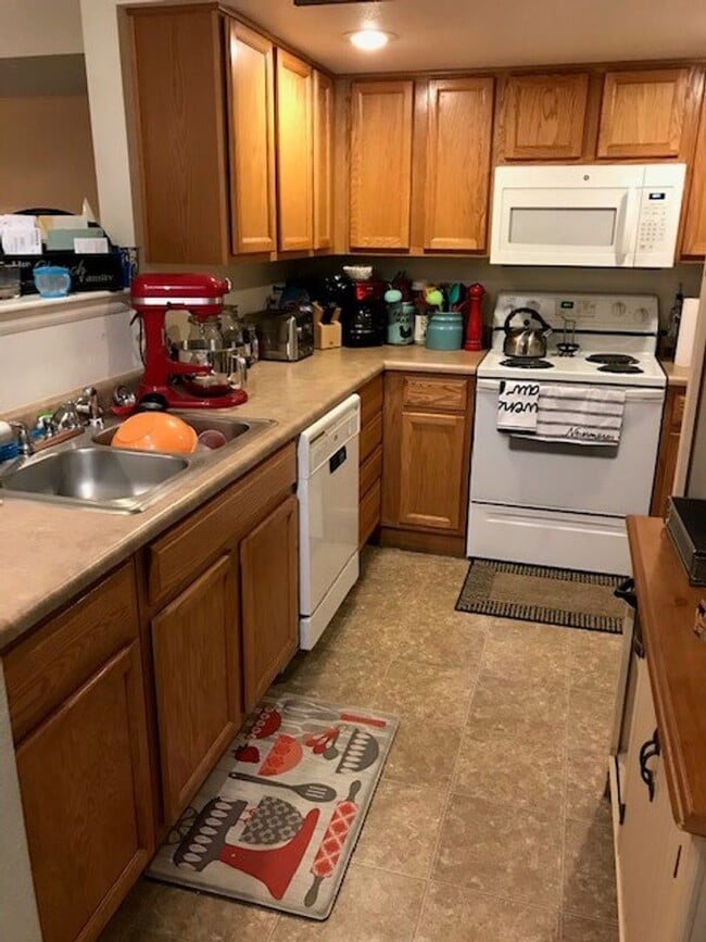 Photo - 334 Arkel Way