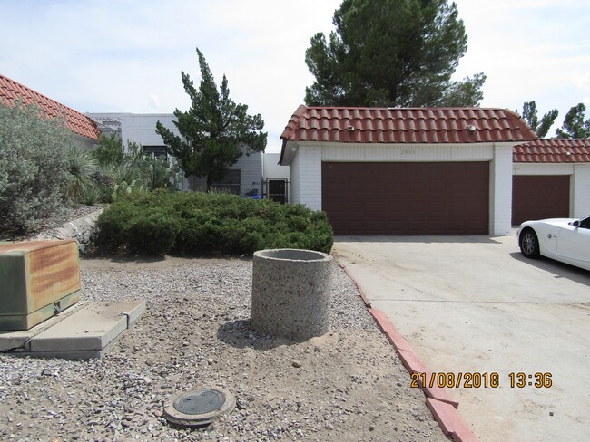Building Photo - 2 Bedroom 2 Bath Duplex!! Taking Applicati... Rental