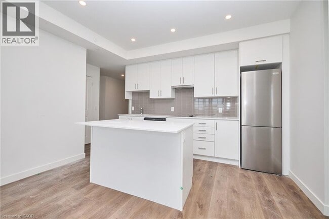 Photo - 461 Green Rd Unit 720