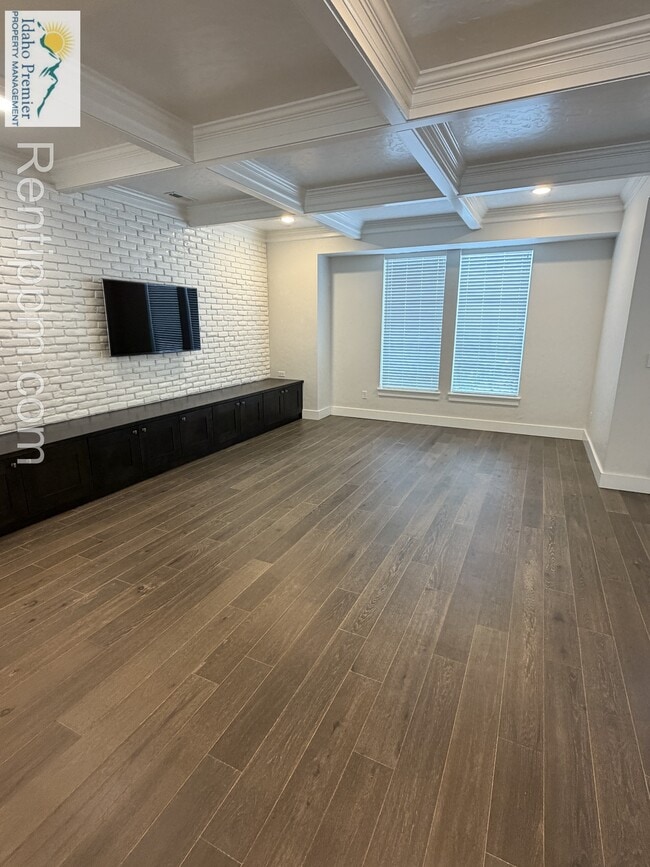 Photo - 3010 S Honeycomb Way