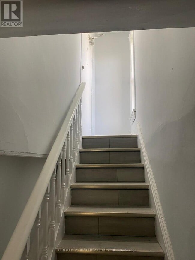 Photo - 201 Albert St Unité Upper