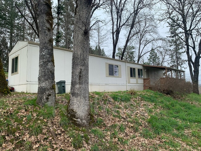 4620 Redwood Ave