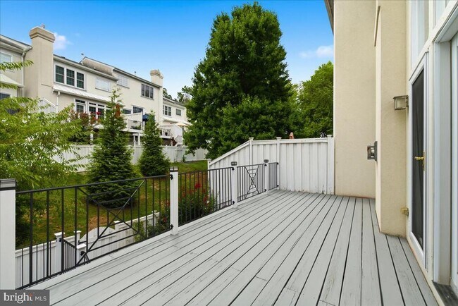 Photo - 4018 Dogberry Ln