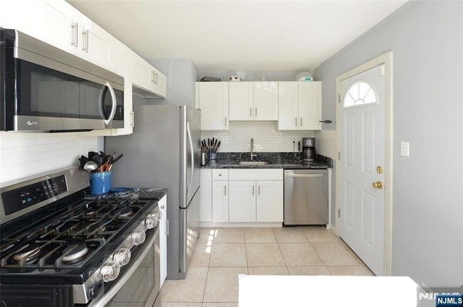 Photo - 483 Mt Prospect Ave