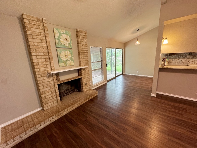 Photo - 8739 Glen Bluff