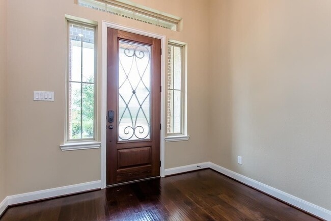 Photo - 122 Colton Ct