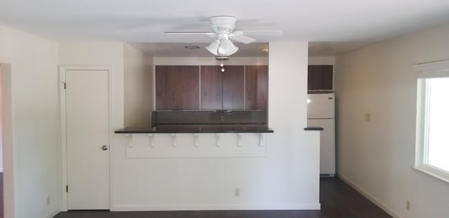 Building Photo - 27 Baldwin Ct Unit 27