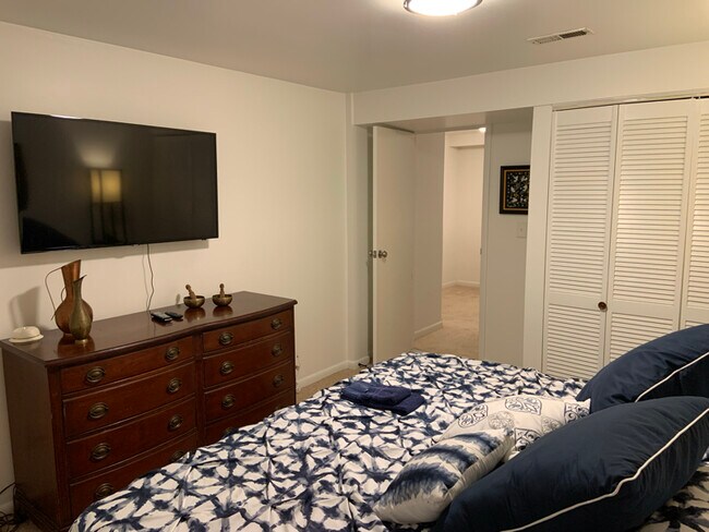 Photo - 10400 Farnham Dr