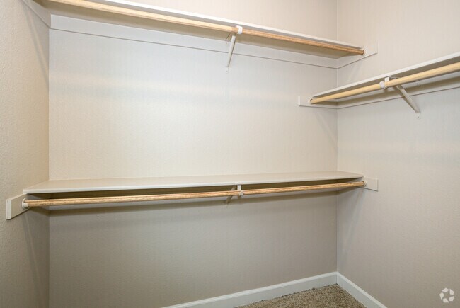 1BR, 1BA - 734SF