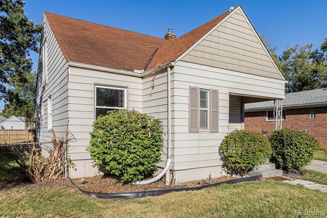 Photo - 22499 Cyman Ave