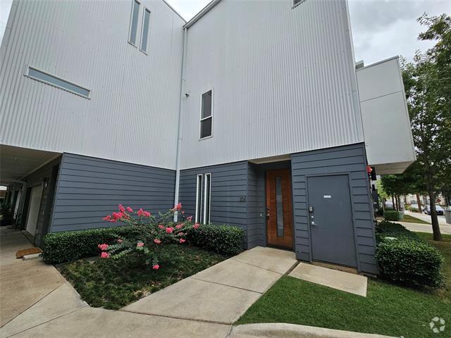 Building Photo - 3816 San Jacinto St Unit 301 Rental