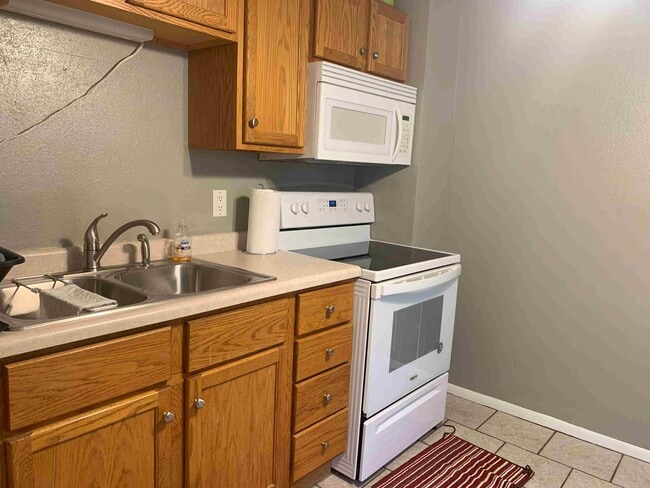 Building Photo - 603 #22nd St Apt 2 Unit 2,  1