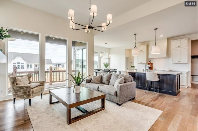 Photo - 113 N Ciderbluff St