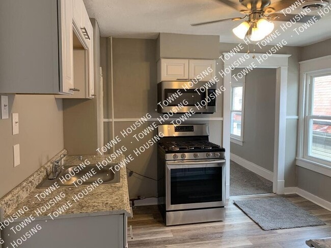 Photo - 1139 Walden Ave Unidad Upper Front