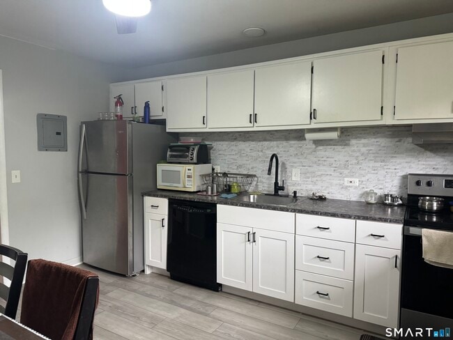 44 Racebrook Dr Unit B