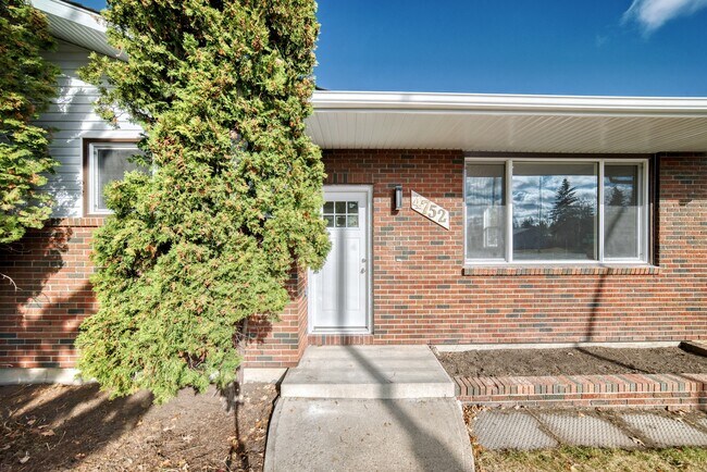 Photo - 4752 Memorial Dr