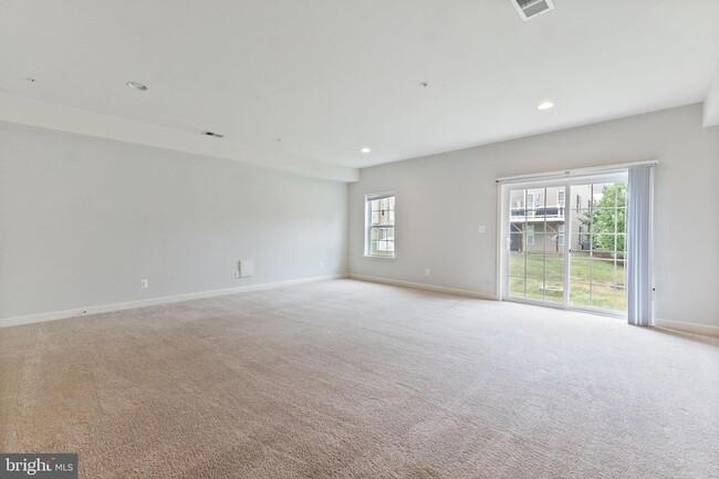 302 Black Sky Ln