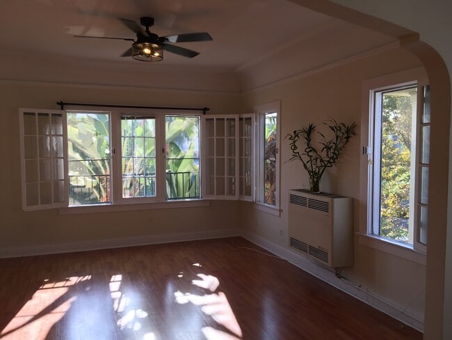 Sala de estar - 507 N Norton Ave Unidad 507 1/2