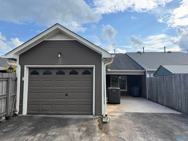 Photo - 1524 Forestview Dr SW