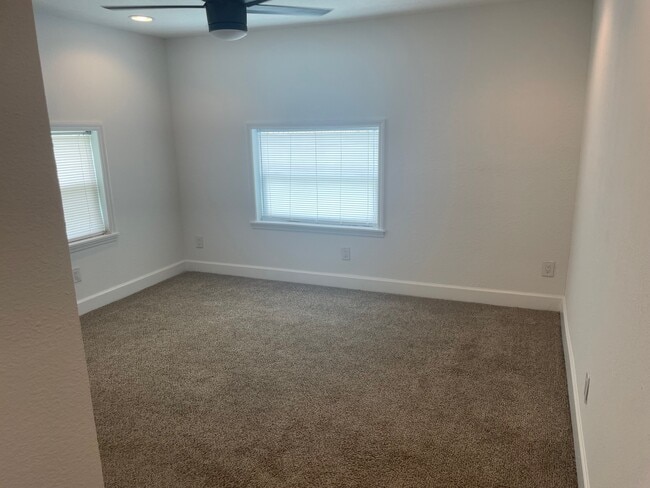 Photo - 220 22nd Ave N