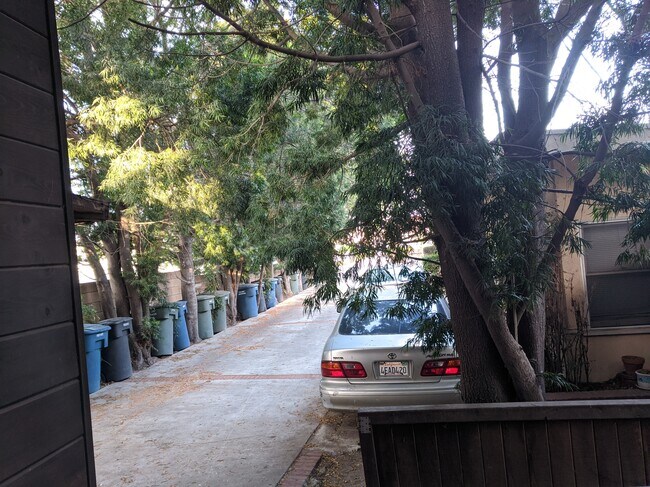 Back side view/parking in front of unit. 25128 middle - 25126 Feijoa Ave