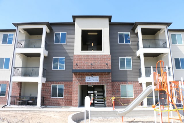 Building Photo - 3325 W 1830 N Unit #202 Rental