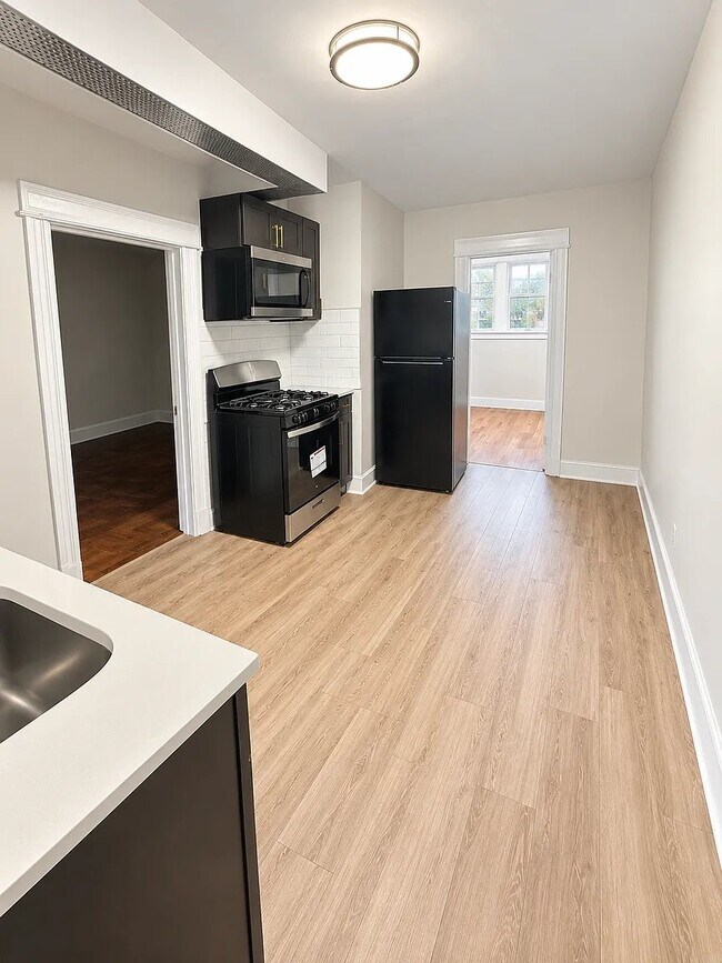 Photo - 160 59th St Unit B100