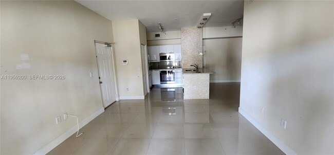 Building Photo - 7360 NW 114th Ave Unit 105