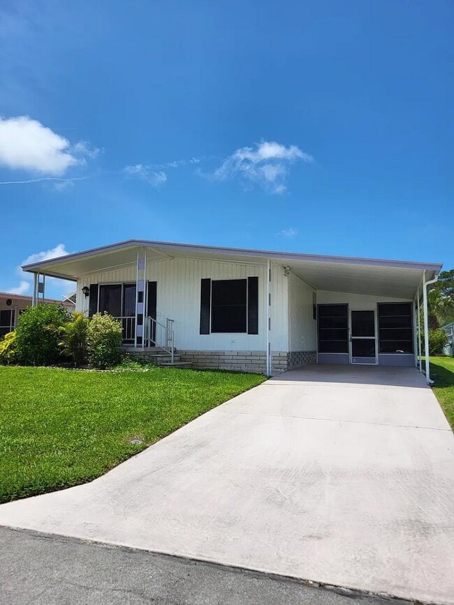 Building Photo - 12117 Cartwright Dr