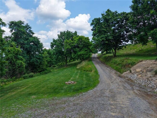 Photo - 4465 Mt Troy Rd Ext