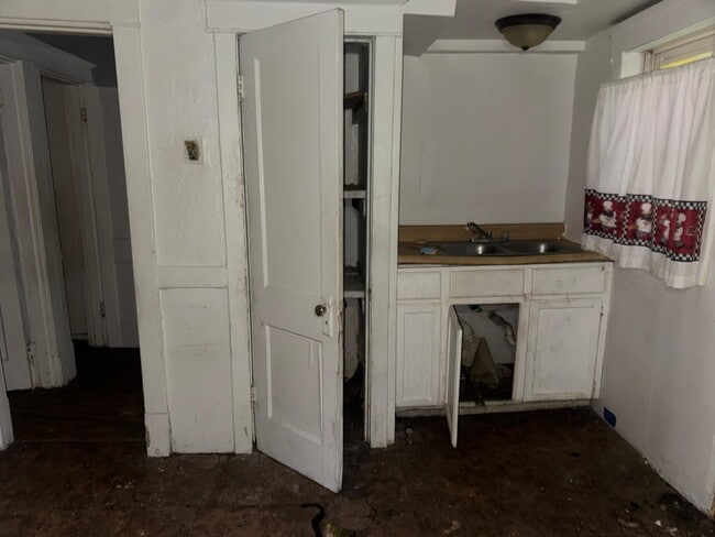 Photo - 3738 Sylvan Pl
