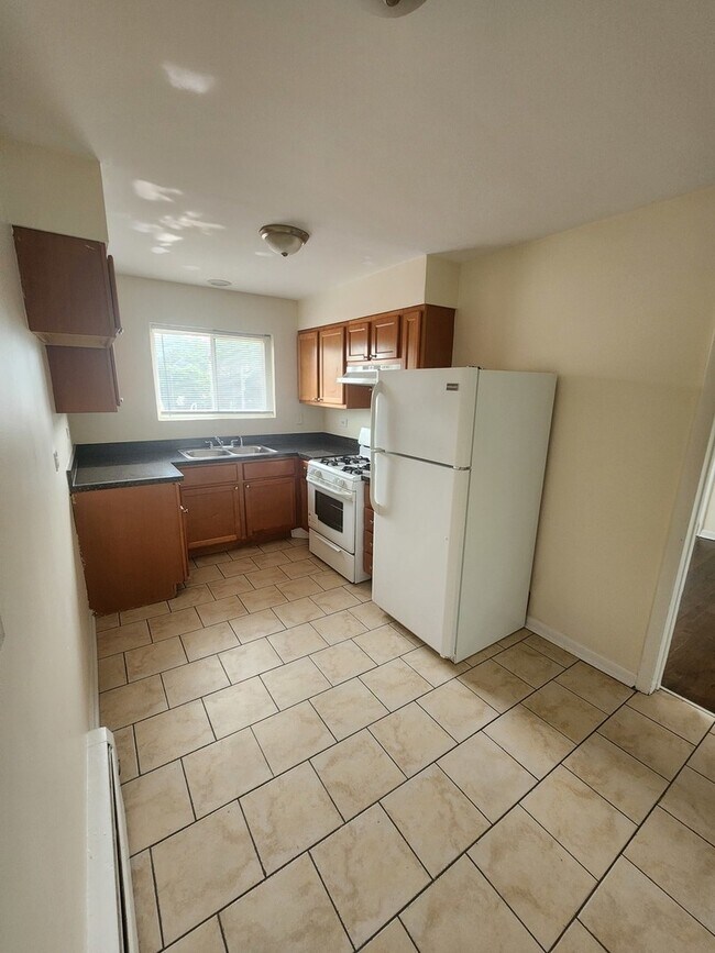 Photo - 7455 N Ridge Blvd Unidad C2