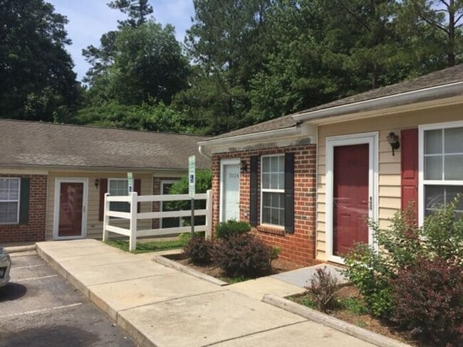 Building Photo - Perfectly sized 1 bedroom 1 bath