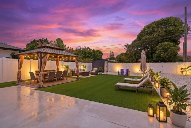 Photo - 128 NW 10th Ave