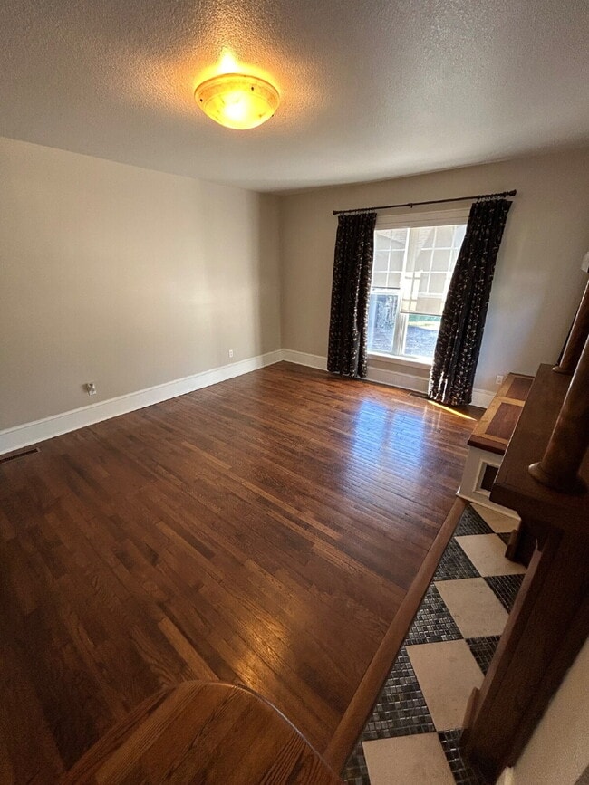 Photo - "Charming 4-Bedroom Retreat with Granite F...