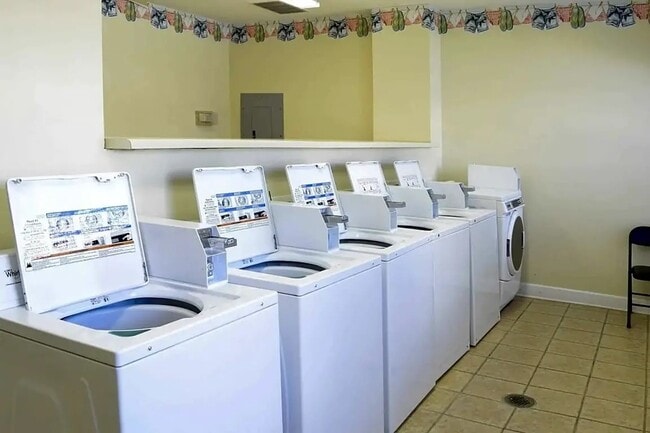 Photo - 320 S Jackson St