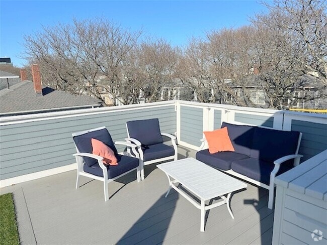 Building Photo - 327 Windsor St Unit 1 Rental